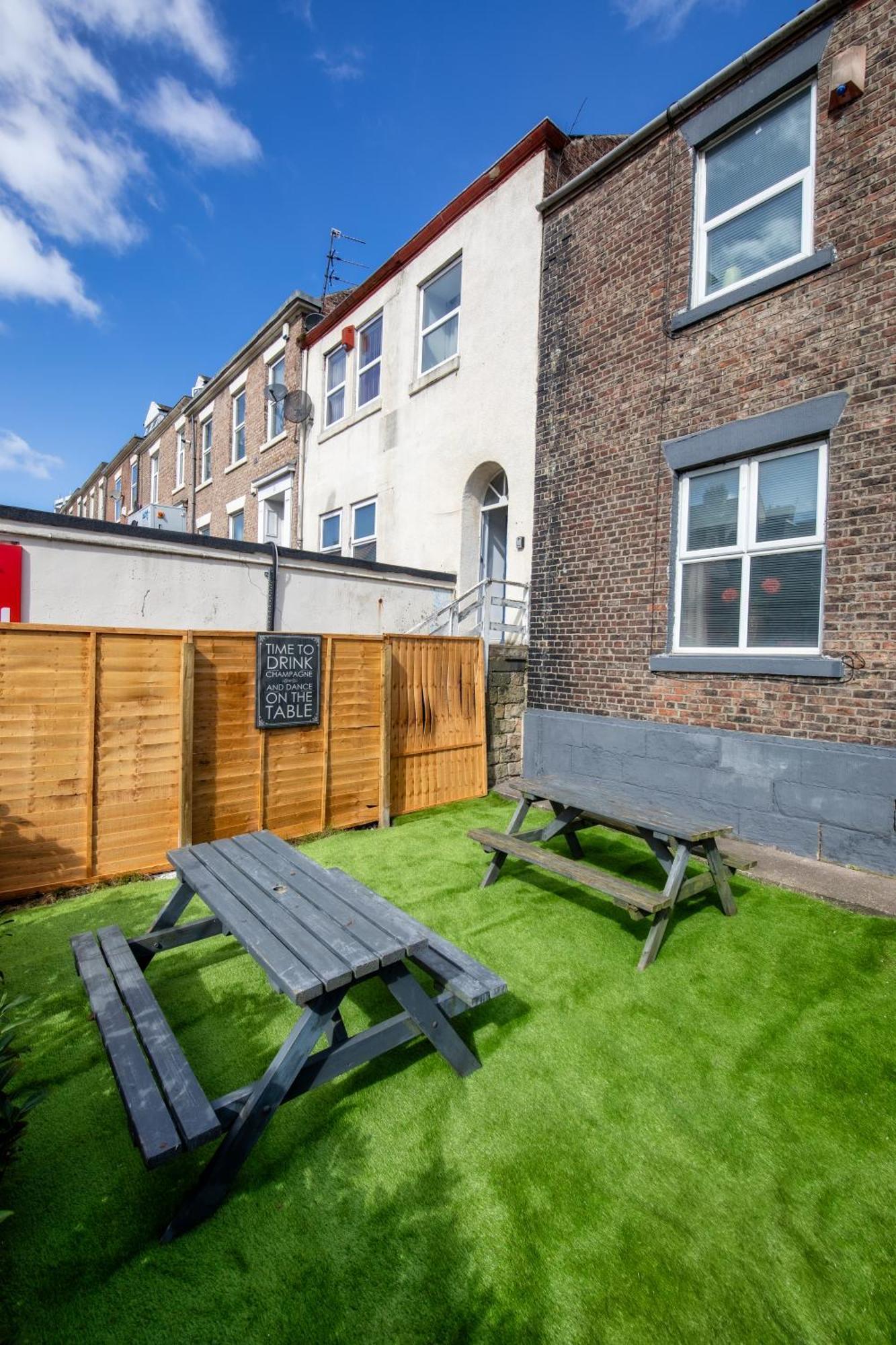 Newcastle City Centre Super Spacious Town House Free Parking And Wi-Fi Екстериор снимка